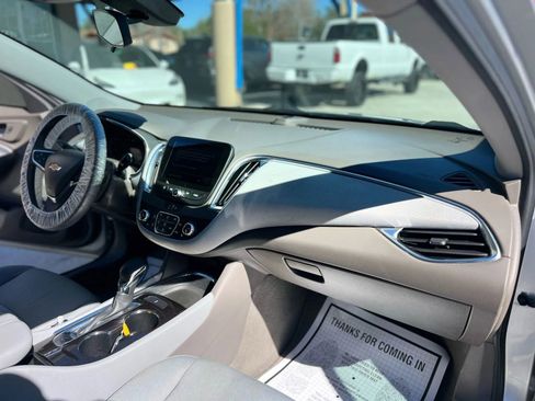Used 2021 Chevrolet Malibu LT image 19