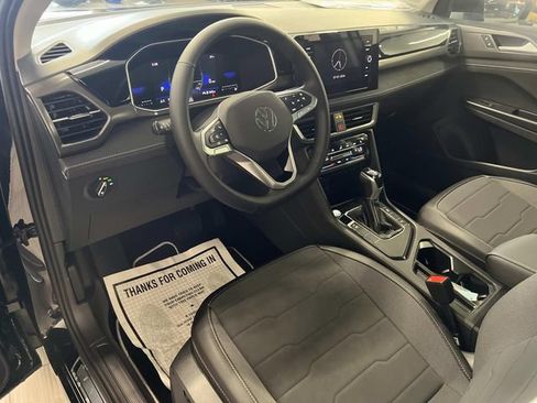 New 2026 Volkswagen Taos SE FWD image 12