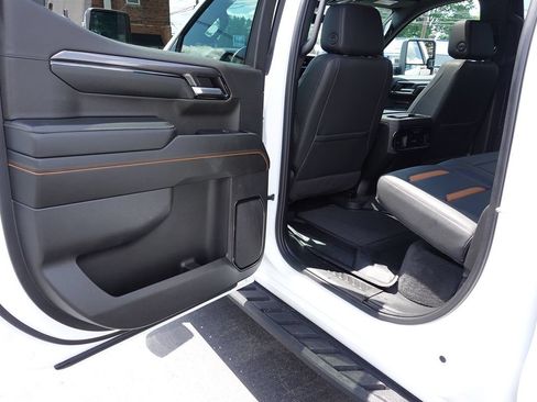 Used 2024 GMC Sierra 1500 AT4 w/ Technology Package AWD/4WD image 24
