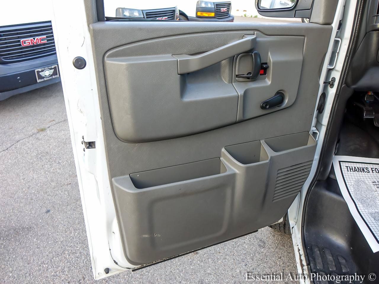 Used 2020 Chevrolet Express 3500 RWD image 14