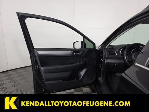 Used 2018 Subaru Outback 2.5i Premium AWD/4WD image 21