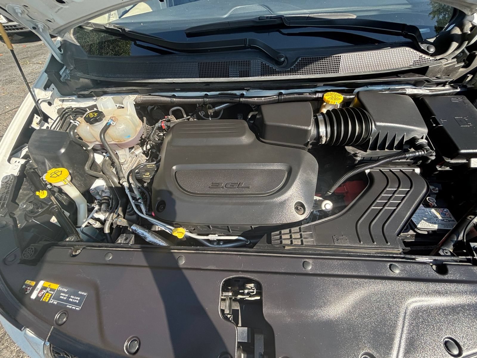 Used 2024 Chrysler Pacifica Touring-L FWD image 31
