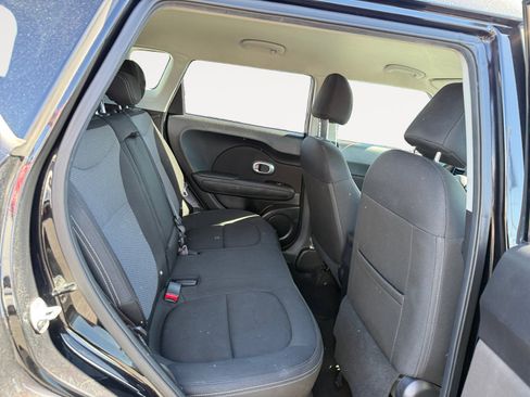 Used 2018 Kia Soul + FWD image 18