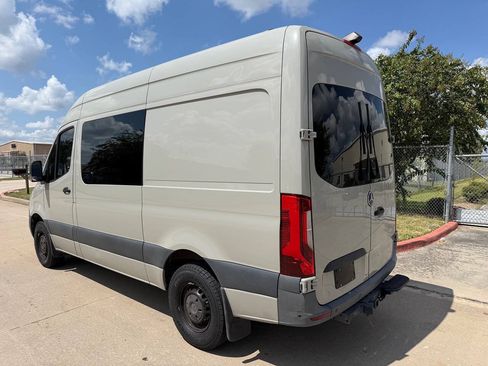 Used 2024 Mercedes-Benz Sprinter 2500 image 11