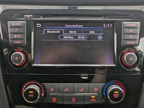 Used 2018 Nissan Rogue SV FWD image 10