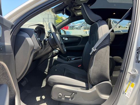 Used 2023 Volvo C40 P8 Recharge Plus w/ Protection Package Premier AWD/4WD image 10
