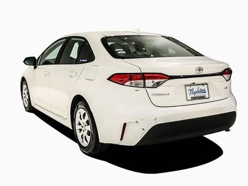Used 2025 Toyota Corolla LE image 8