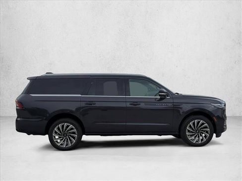 Used 2025 Lincoln Navigator L Black Label AWD/4WD image 4