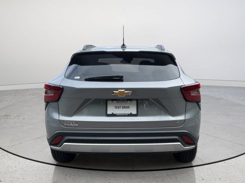 Certified 2026 Chevrolet Trax LT w/ Driver Confidence Package FWD image 8