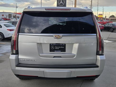 Used 2018 Cadillac Escalade ESV Platinum AWD/4WD image 47