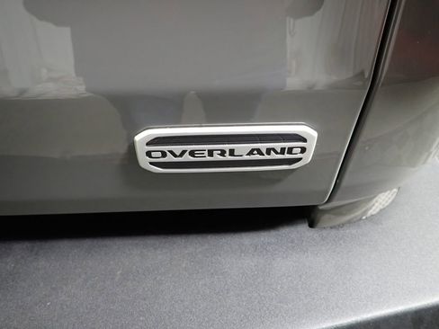 Used 2023 Jeep Gladiator Overland image 21