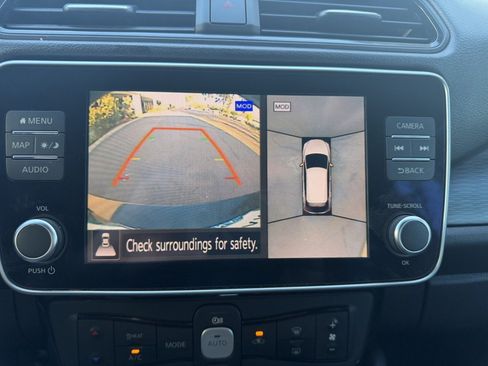 Used 2020 Nissan Leaf SV w/ SV Technology Package FWD image 17