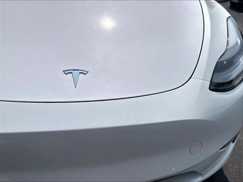 Used 2023 Tesla Model Y Performance AWD/4WD image 32
