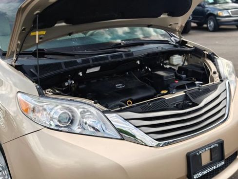 Used 2011 Toyota Sienna XLE w/ XLE Navigation Pkg FWD image 16
