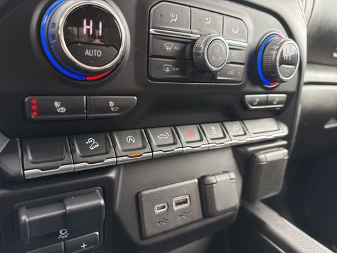 Used 2020 Chevrolet Silverado 1500 RST image 21