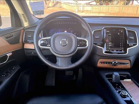 Used 2023 Volvo XC90 B6 Plus w/ Protection Package Premier image 8