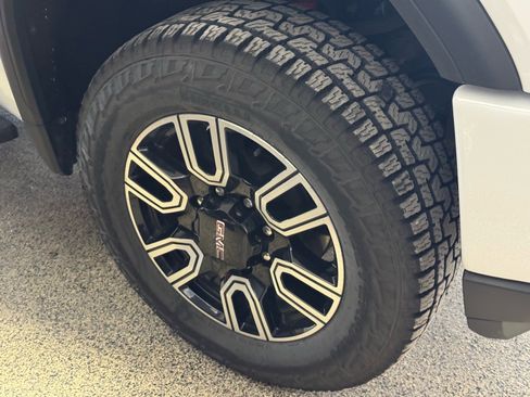 Certified 2021 GMC Sierra 2500 AT4 w/ AT4 Premium Plus Package image 4