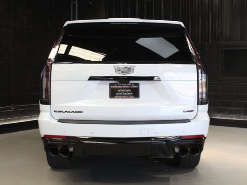 Used 2026 Cadillac Escalade V AWD/4WD image 10