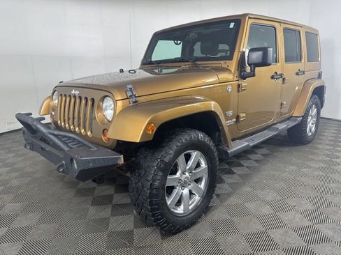 Used 2011 Jeep Wrangler Unlimited 70th Anniversary w/ Dual Top Group image 8