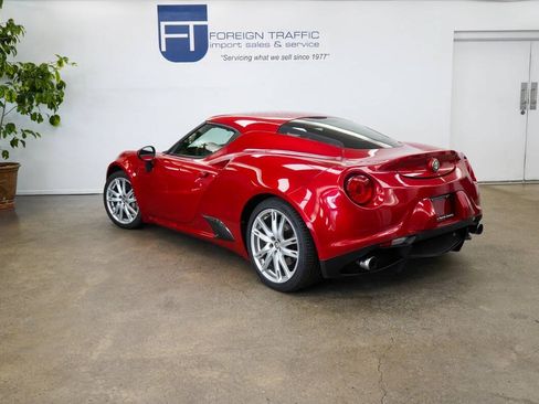 Used 2016 Alfa Romeo 4C Coupe w/ Convenience Group - Coupe RWD image 5