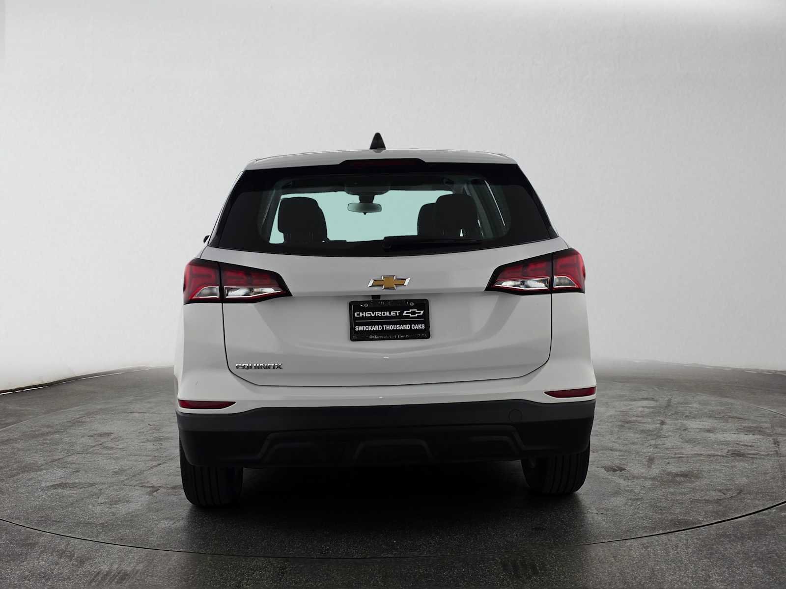 Used 2023 Chevrolet Equinox LS FWD image 4
