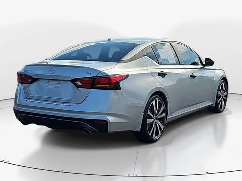 Used 2022 Nissan Altima 2.5 SR FWD image 6