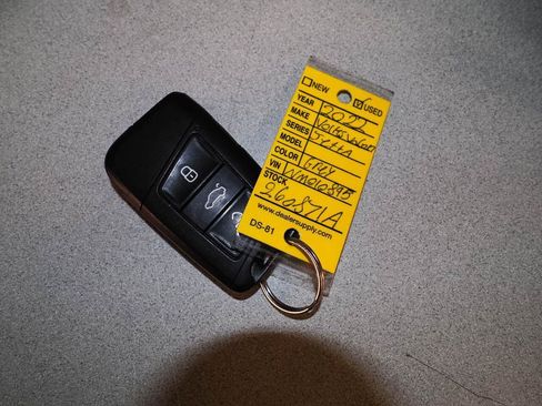 Used 2022 Volkswagen Jetta SE FWD image 32