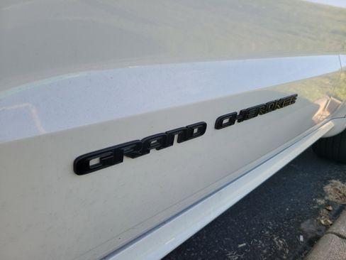 Used 2019 Jeep Grand Cherokee High Altitude AWD/4WD image 9