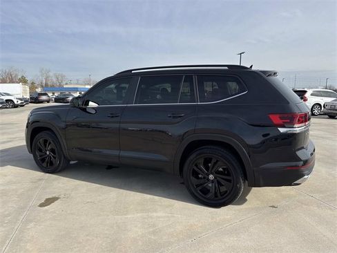 Certified 2023 Volkswagen Atlas SE image 6