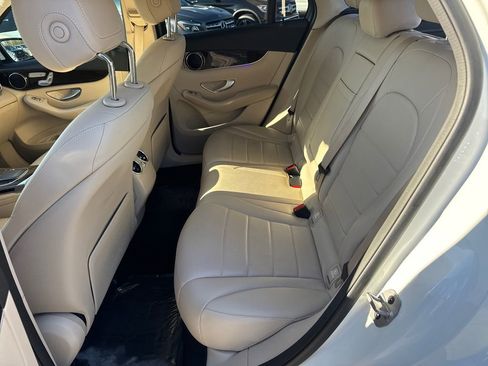 Used 2022 Mercedes-Benz GLC 300 GLC 300 w/ Premium Package Lite image 20