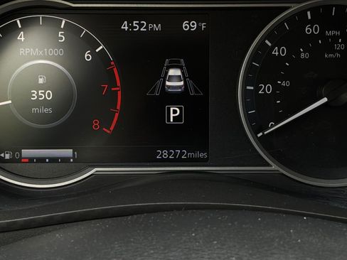 Used 2025 Nissan Versa SV FWD image 34