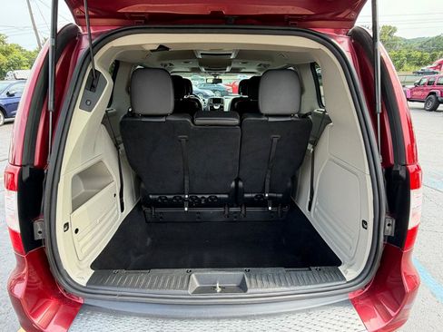Used 2015 Chrysler Town & Country Touring-L w/ Driver Convenience Group FWD image 34