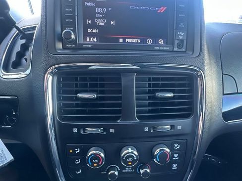 Used 2019 Dodge Grand Caravan SXT FWD image 27