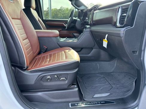 Used 2024 GMC Sierra 2500 Denali Ultimate AWD/4WD image 12