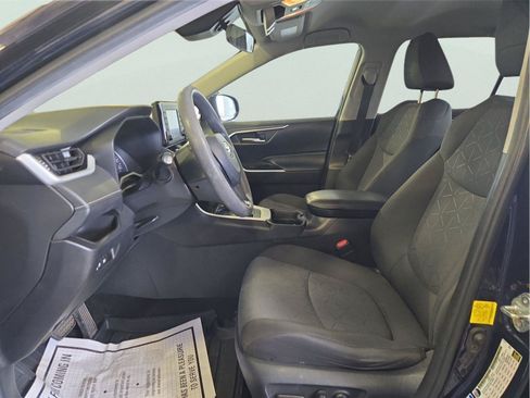 Used 2021 Toyota RAV4 XLE AWD/4WD image 13
