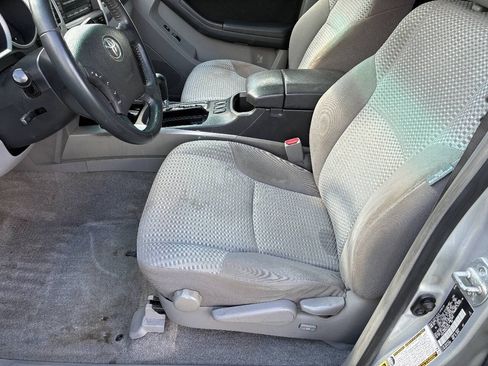 Used 2008 Toyota 4Runner SR5 AWD/4WD image 5