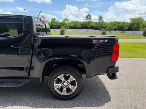 Used 2017 Chevrolet Colorado Z71 AWD/4WD image 6