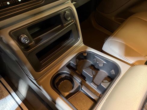 Used 2006 GMC Sierra 2500 SLT w/ Heavy-Duty Power Package image 38