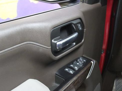 Used 2020 GMC Sierra 1500 SLE w/ X31 Off-Road Package AWD/4WD image 13