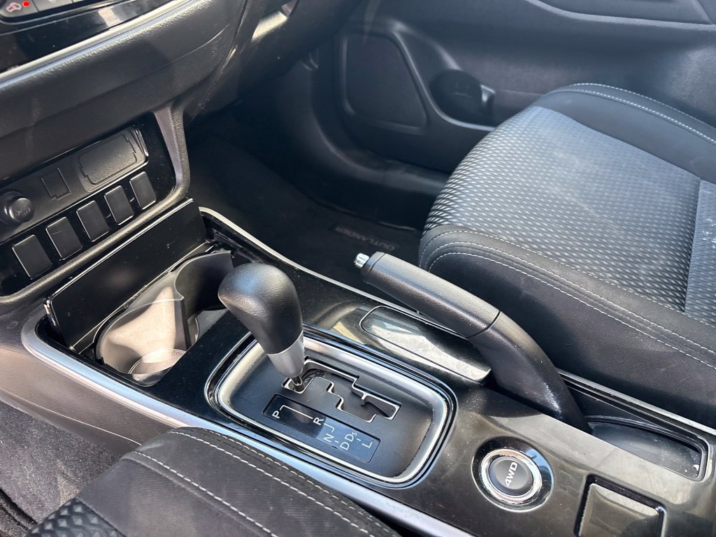 Used 2018 Mitsubishi Outlander ES AWD/4WD image 5