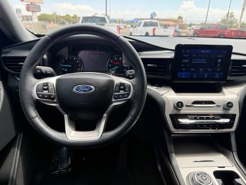 Used 2024 Ford Explorer XLT RWD image 16