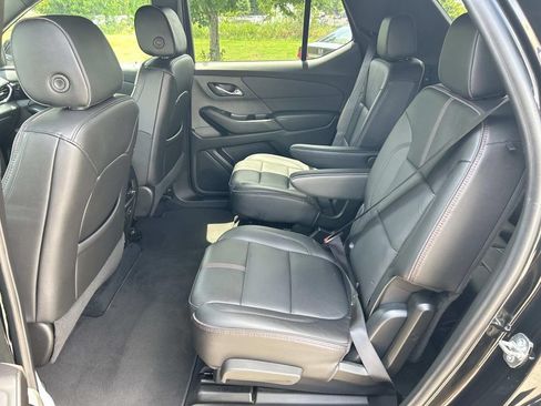 Used 2022 Chevrolet Traverse RS AWD/4WD image 26