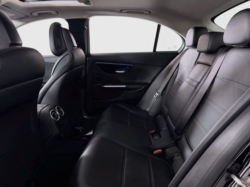 Used 2022 Mercedes-Benz C 300 Sedan image 8