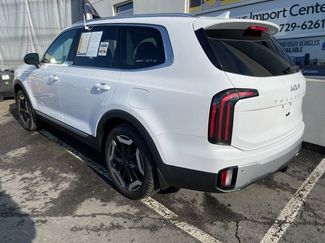 Certified 2024 Kia Telluride EX w/ EX Captain's Chair Package video 3