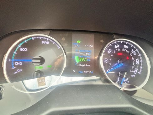 Used 2020 Toyota RAV4 XLE AWD/4WD image 43