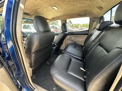 Used 2014 Toyota Tacoma PreRunner w/ SR5 Package RWD image 38