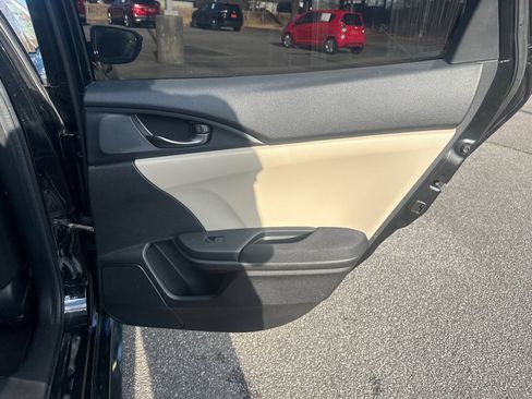 Used 2017 Honda Civic Sport image 16