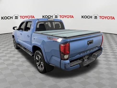 Used 2019 Toyota Tacoma TRD Sport image 6