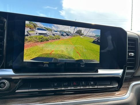 Used 2024 Chevrolet Silverado 2500 LT image 27