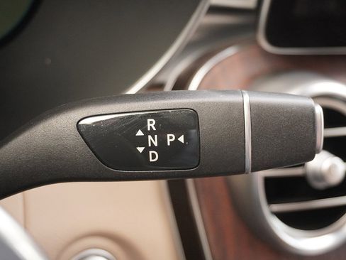 Used 2021 Mercedes-Benz GLC 300 4MATIC image 50